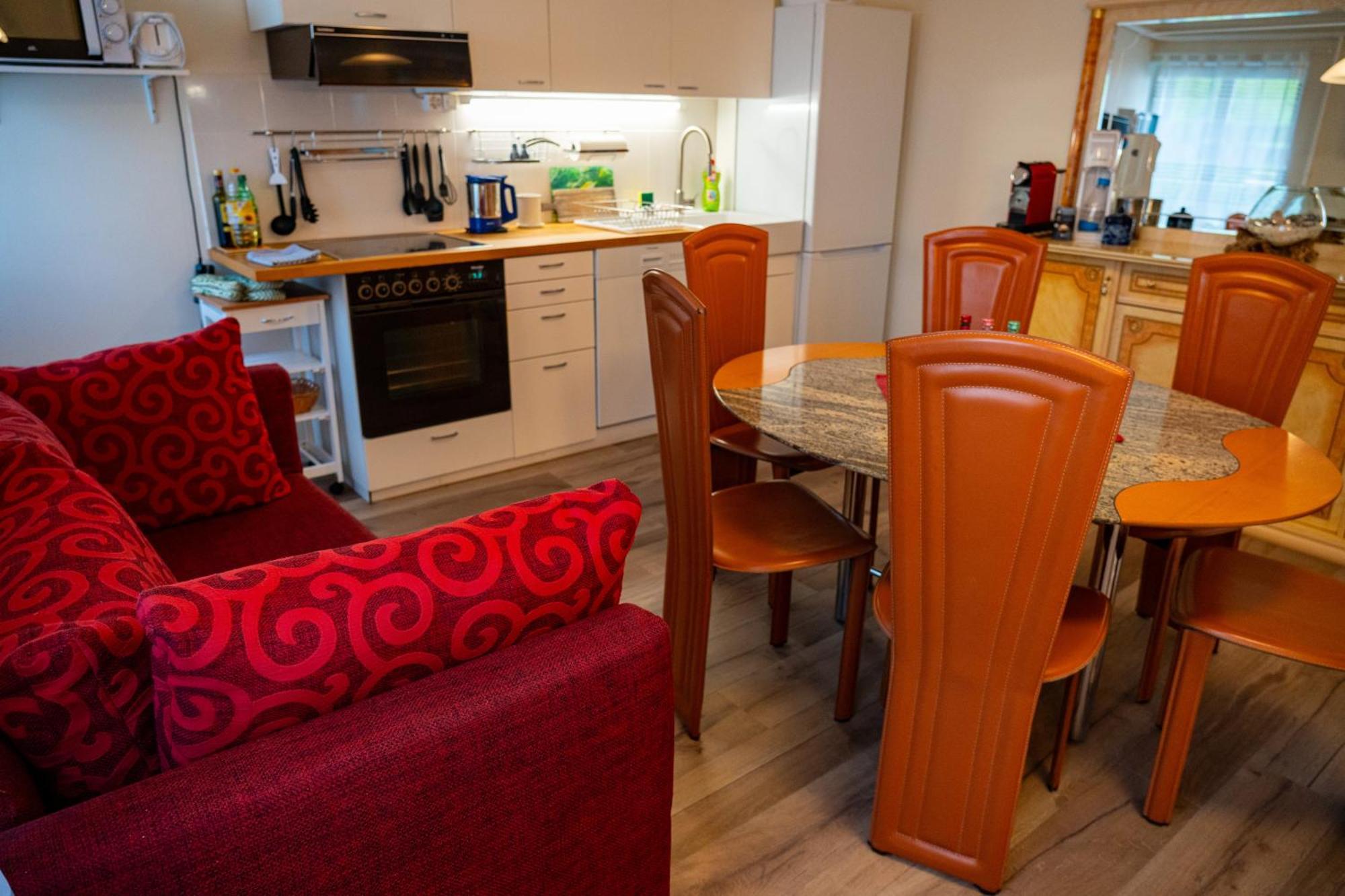Gemuetliche Wohnung Mit Terasse Und Feuerstelle Lengnau Exteriör bild